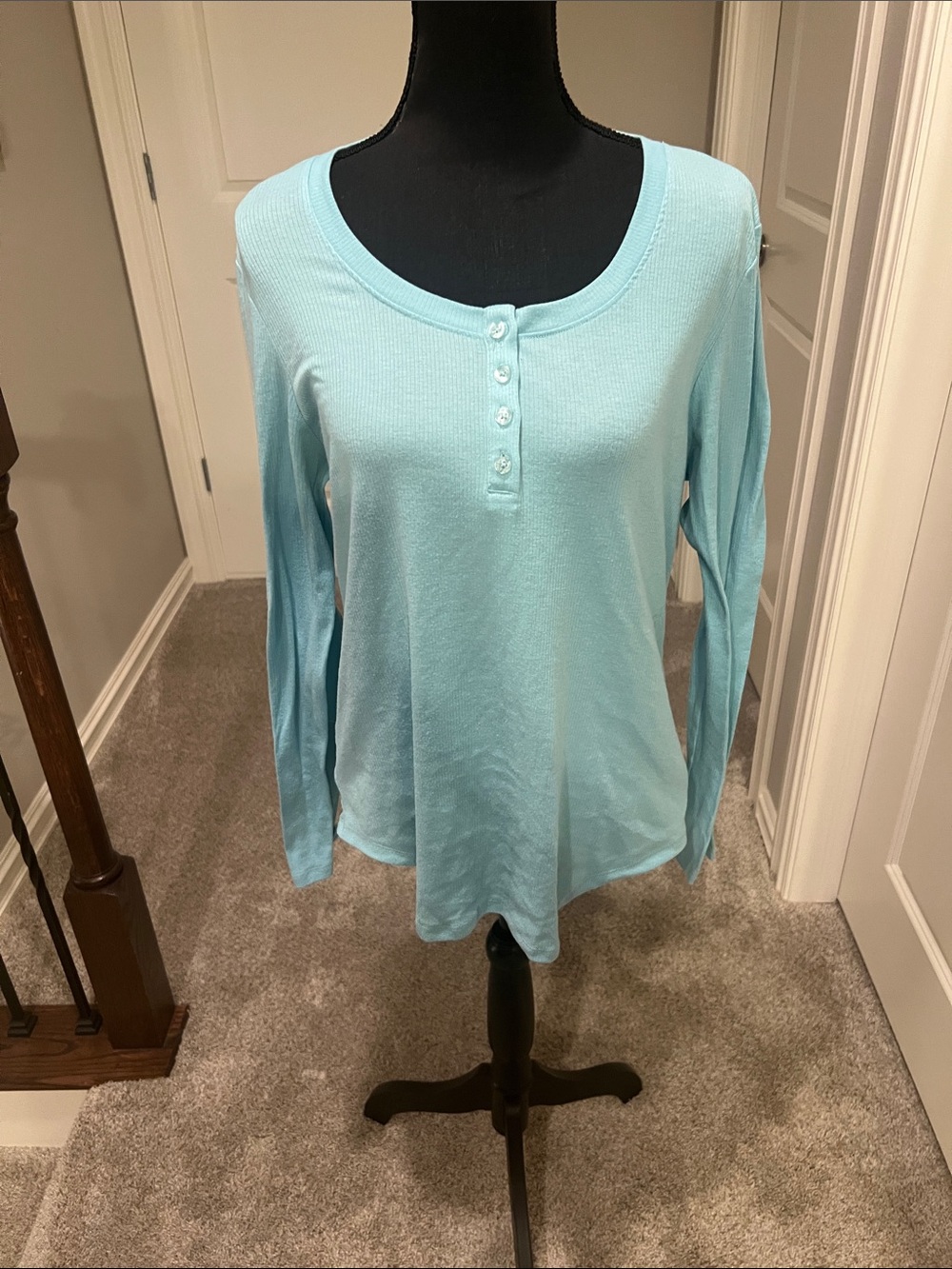 Men’s Eddie Bauer Aqua Long-Sleeve Henley Sleepwear Top